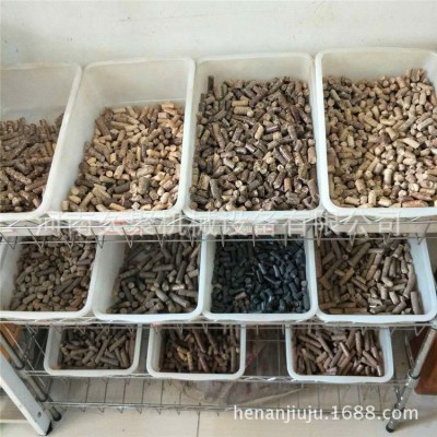 新型秸秆造粒设备 生物质燃烧颗粒机价格 秸秆锯末生物颗粒现场图2