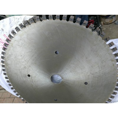 金刚石锯片1500mm大型管桩锯片耐磨管桩大理石水泥混凝土专用锯片图4