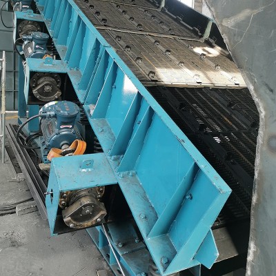 厂家定制新型沙石组合式振动筛 河道河沙化工振动筛厂家供应图2